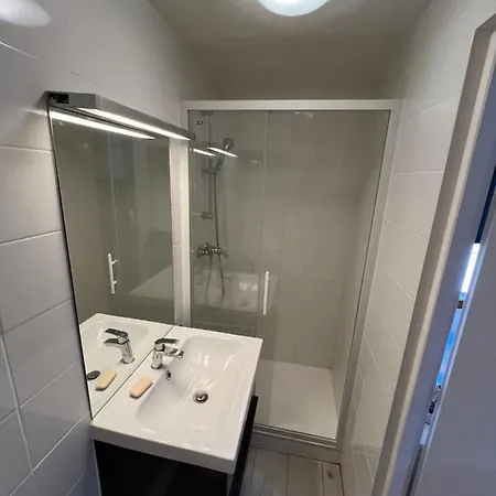 Contemporain, A Deux Pas De La A ! *