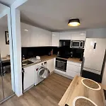 Contemporain, A Deux Pas De La A ! شقة *