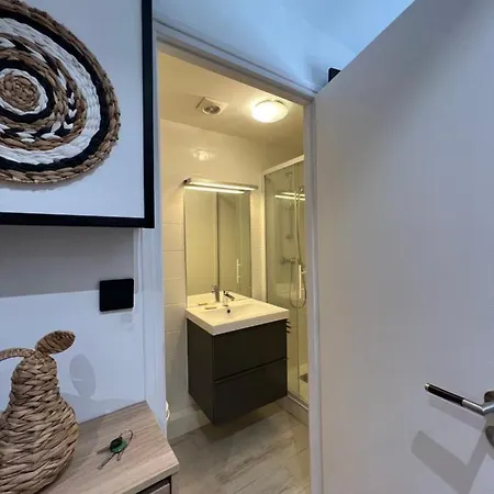 Apartment Contemporain, A Deux Pas De La A !