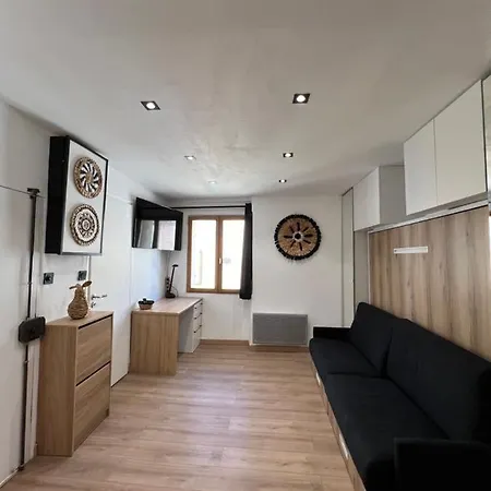 Apartment Contemporain, A Deux Pas De La A !